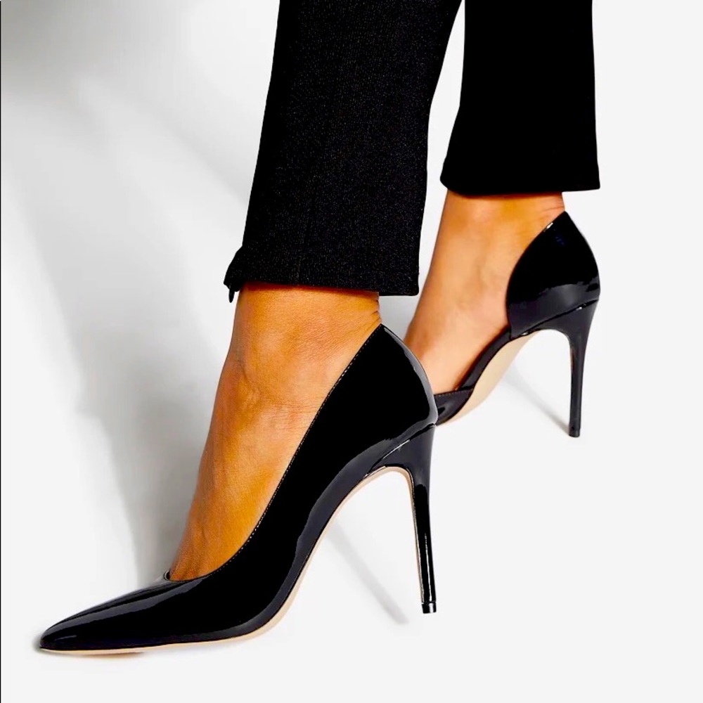 Annakay Pointed-toe Pump